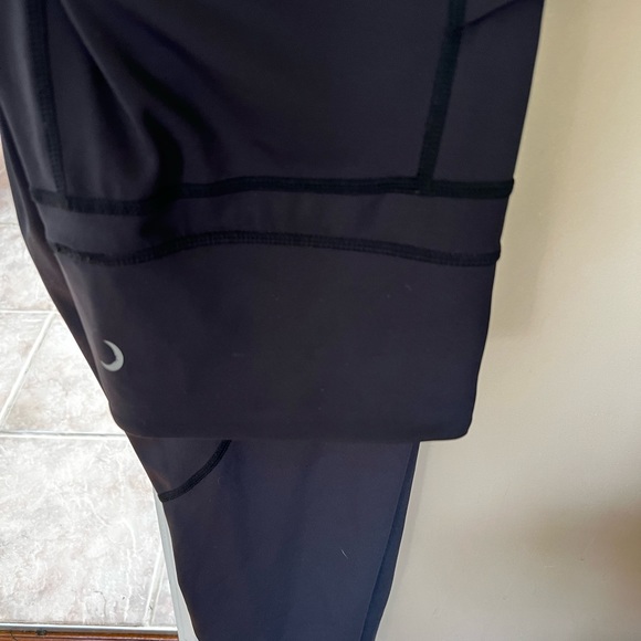 Zyia leggings, worn once - Picture 3 of 4